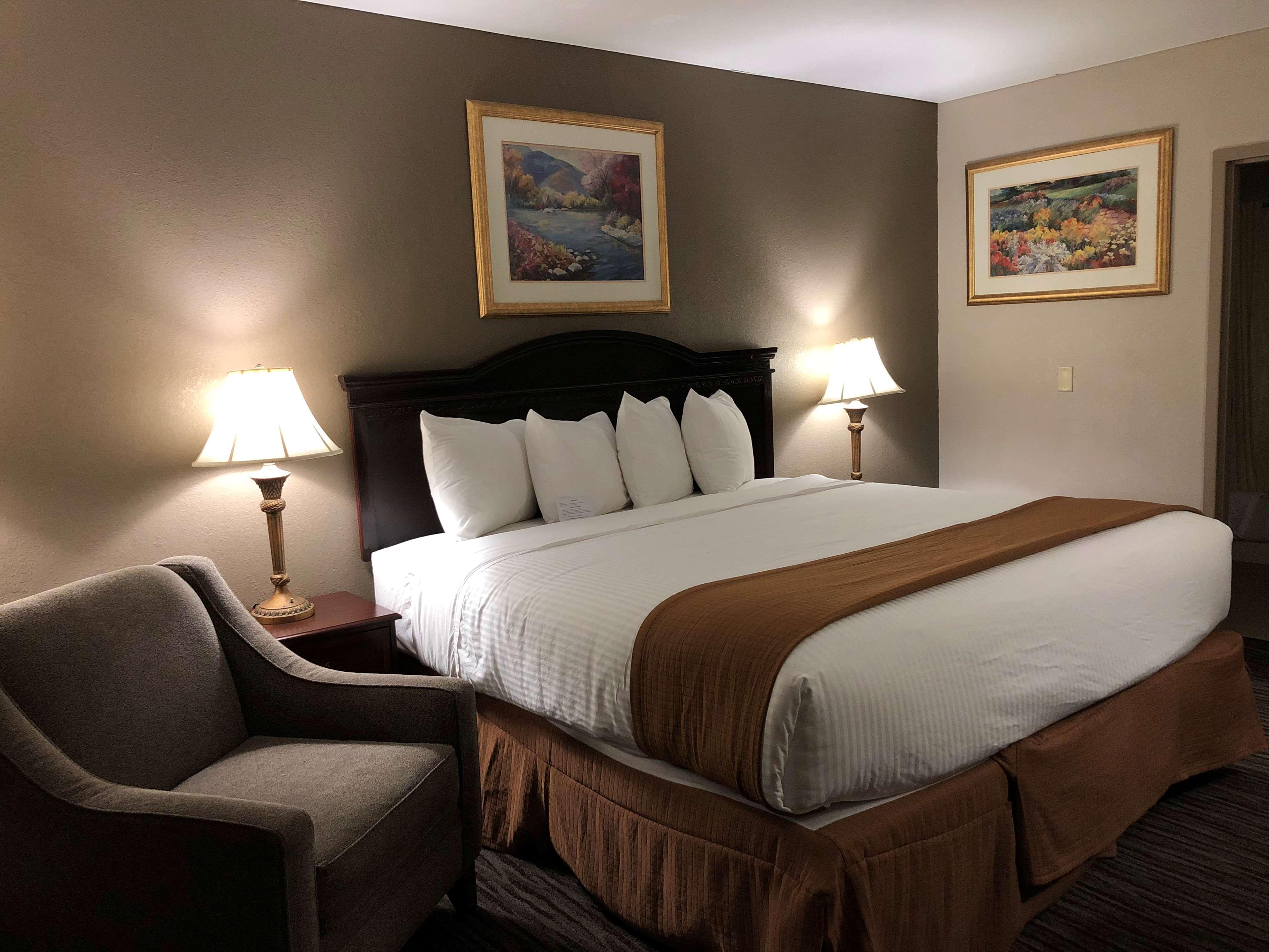 Best Western Gateway Adirondack Inn Utica Extérieur photo