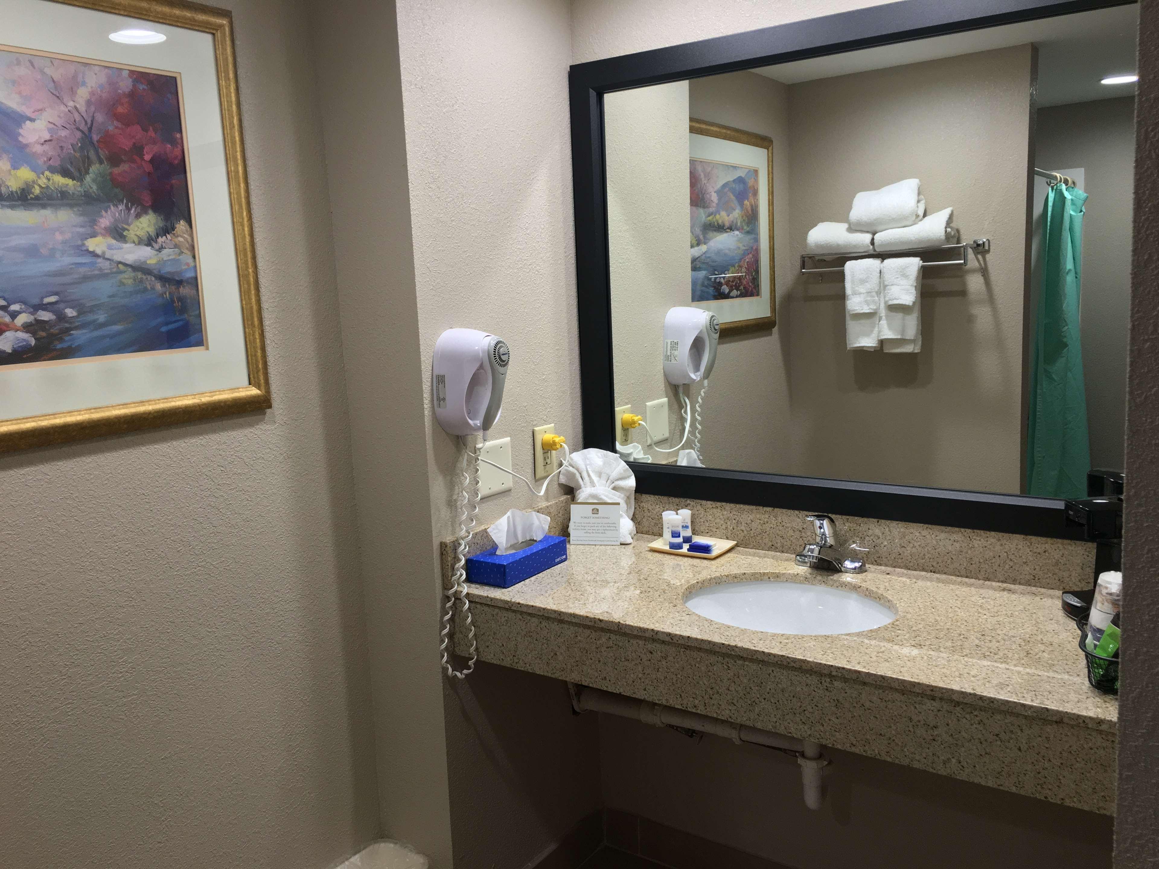 Best Western Gateway Adirondack Inn Utica Extérieur photo
