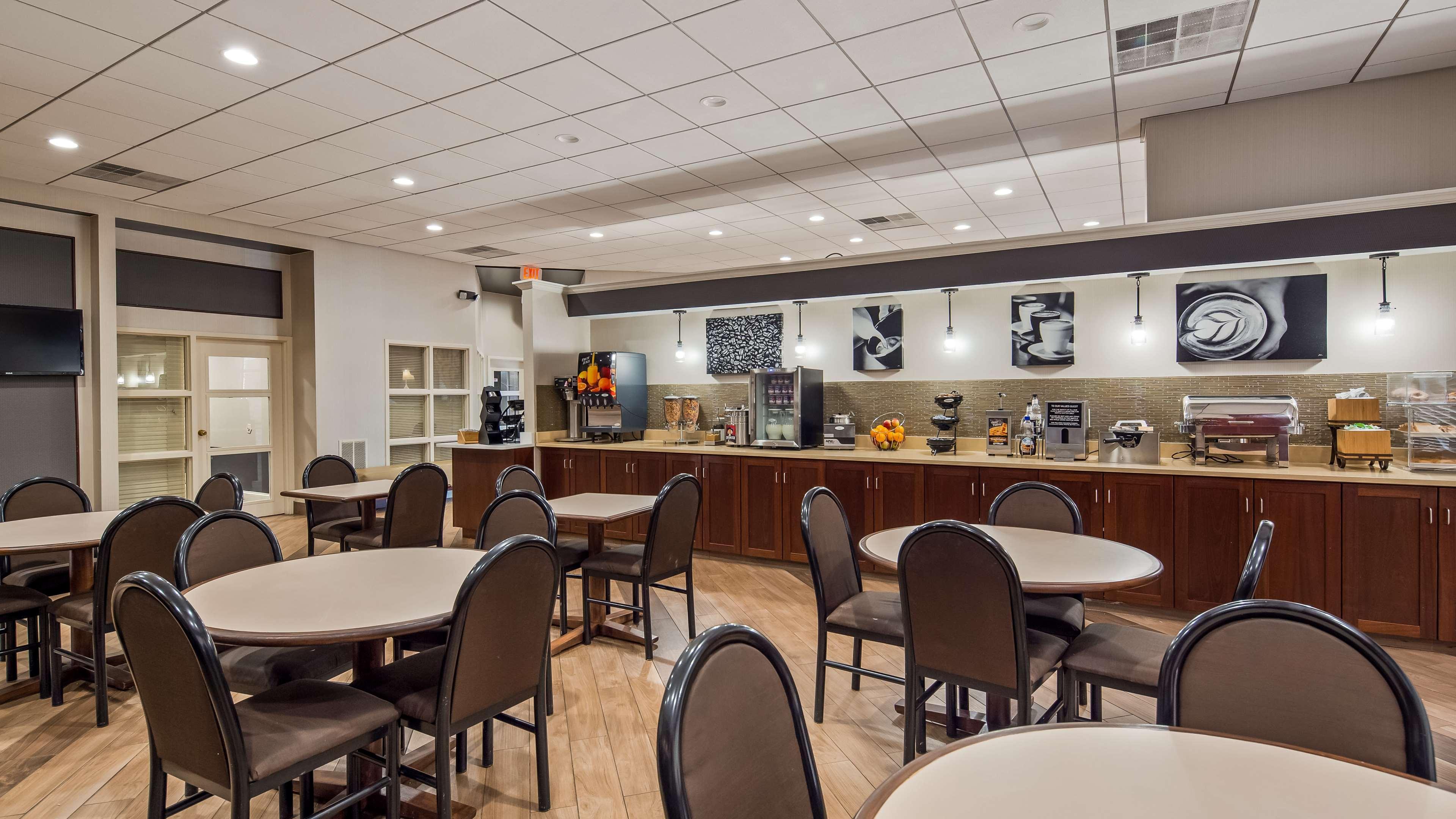 Best Western Gateway Adirondack Inn Utica Extérieur photo