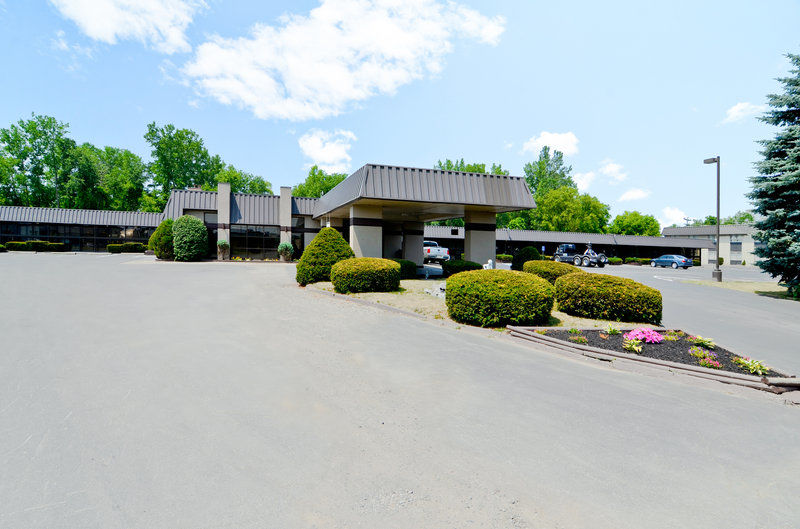 Best Western Gateway Adirondack Inn Utica Extérieur photo