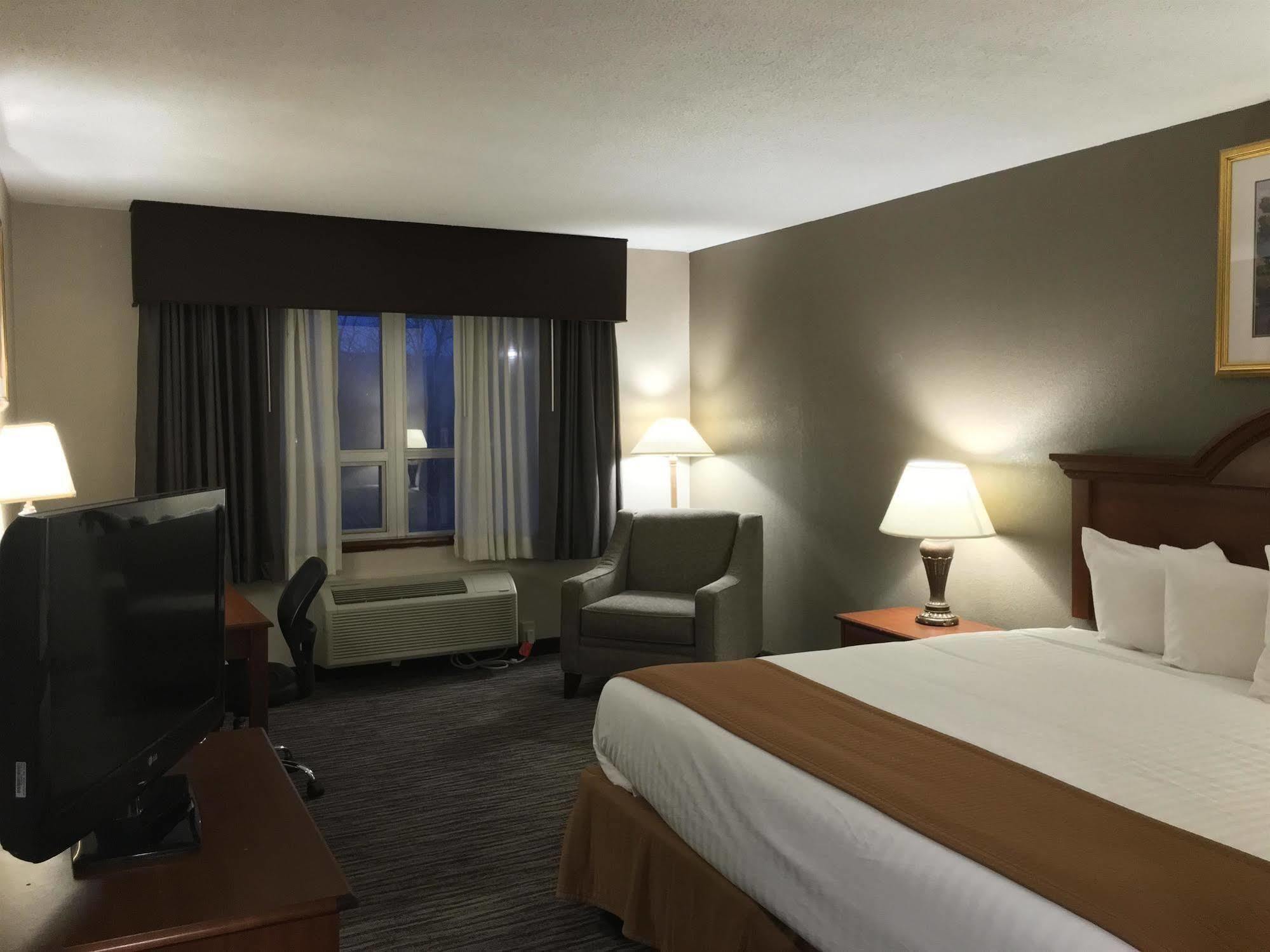 Best Western Gateway Adirondack Inn Utica Extérieur photo