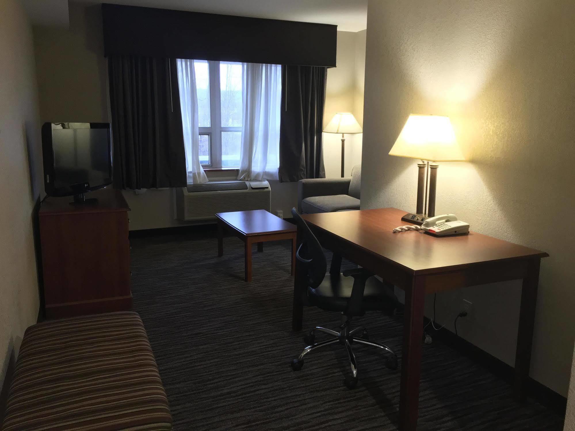 Best Western Gateway Adirondack Inn Utica Extérieur photo