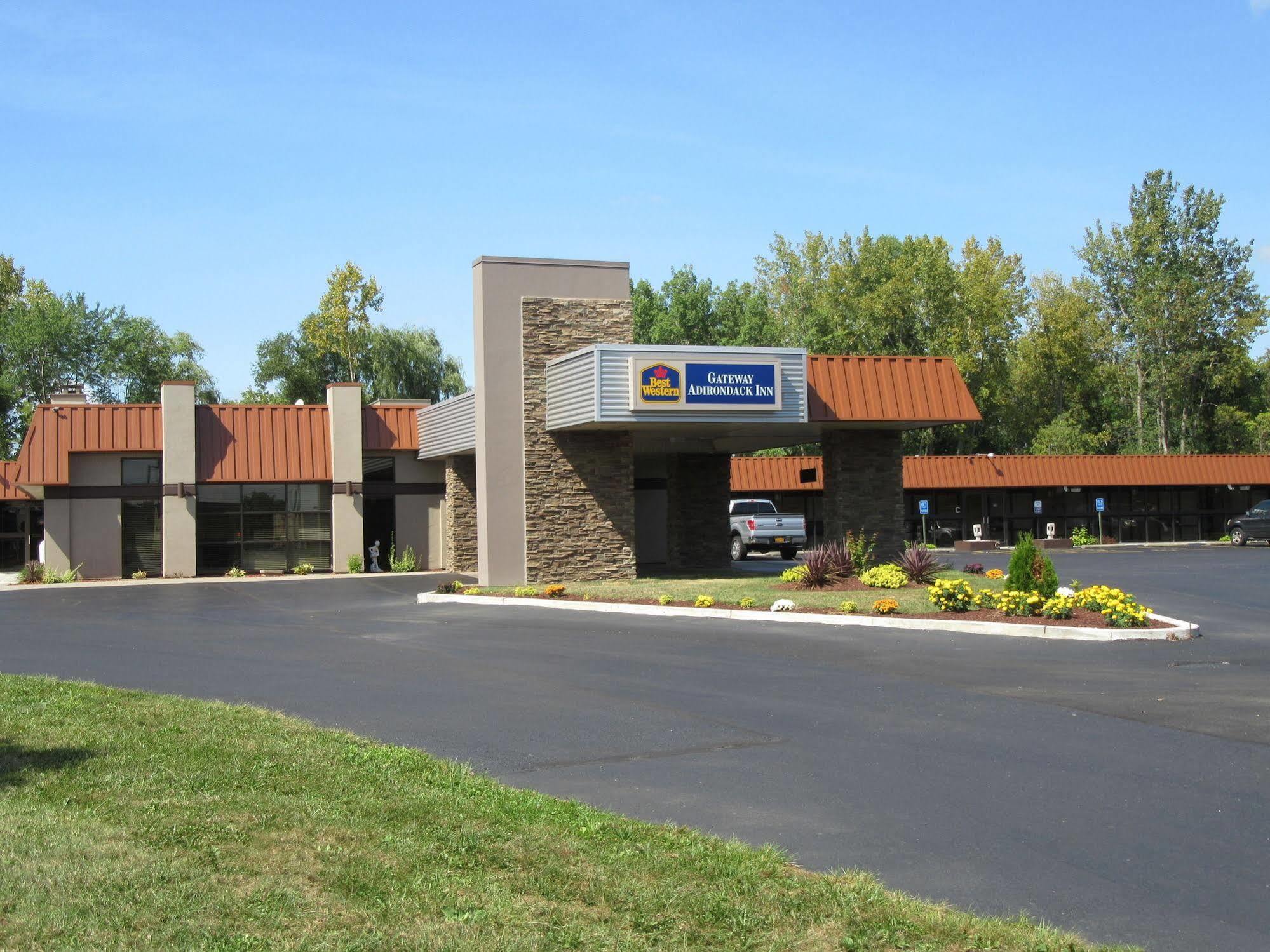 Best Western Gateway Adirondack Inn Utica Extérieur photo